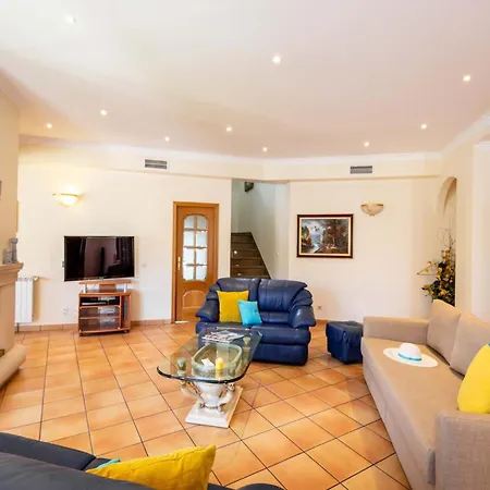 Villa In Albufeira Near Santa Eulalia Beach Villa