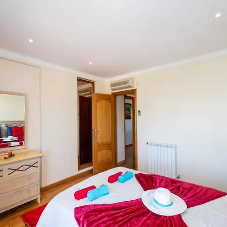 Magnificant Heated Swimming Pool, Free Wifi *