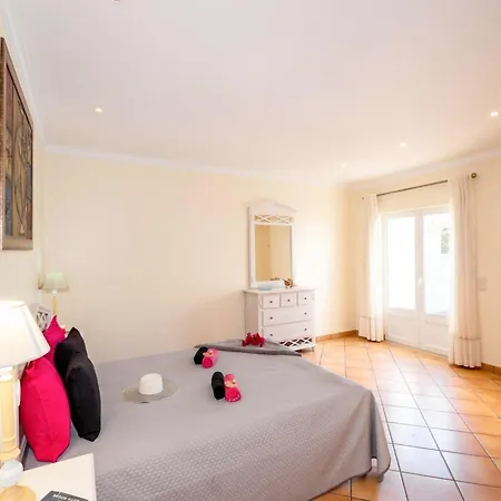 Magnificant Heated Swimming Pool, Free Wifi Albufeira